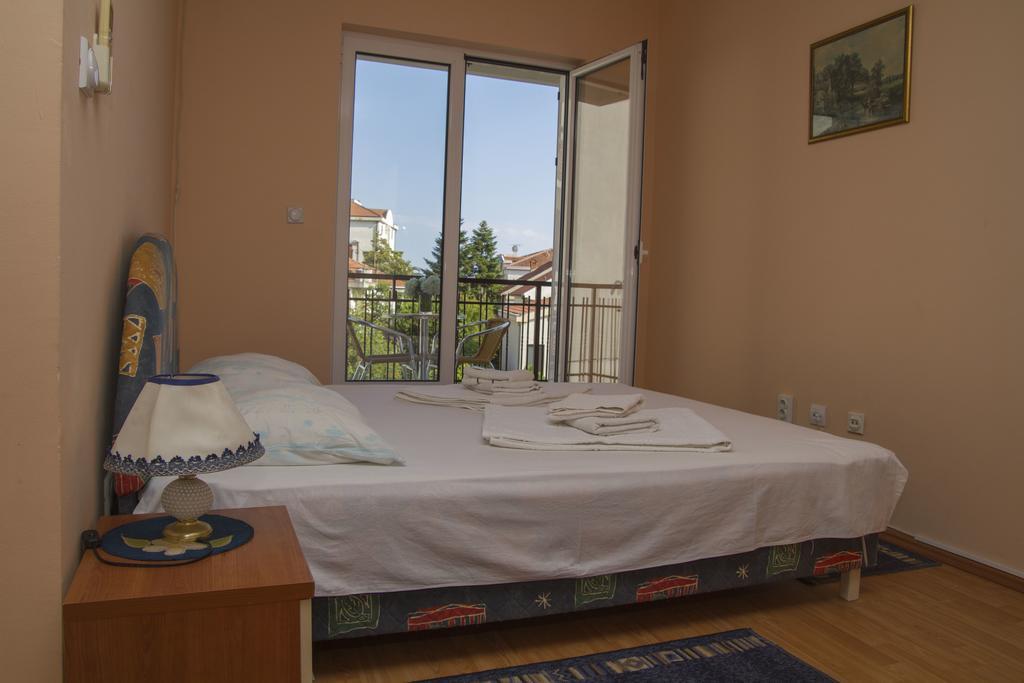 Apartments Gugolj M&M Херцег-Нови Экстерьер фото